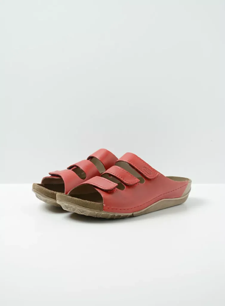 Wolky Slippers 00532 Nomad 50500 rood geolied leer