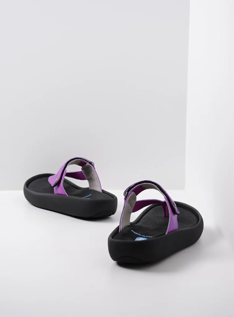 Wolky Slippers 00821 Peace 31660 fuchsia leer