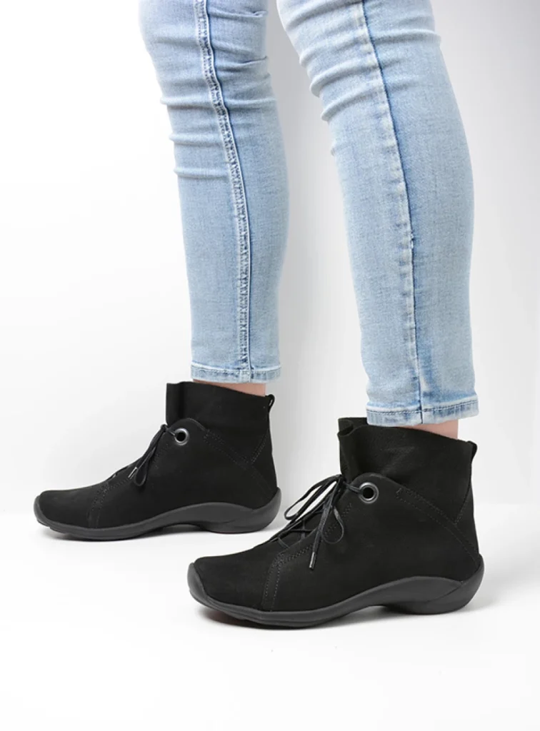 Wolky Hoge veterschoenen 01657 Diana 11000 zwart nubuck