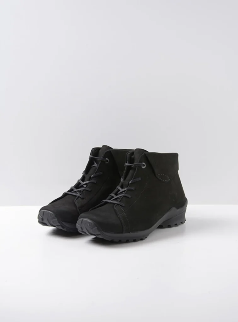 Wolky Hoge veterschoenen 01737 Teton 11000 zwart nubuck