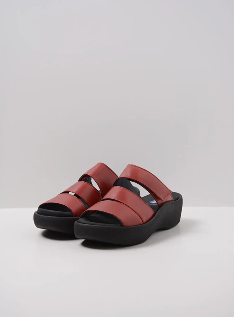 Wolky Slippers 03207 Aporia 30500 rood leer