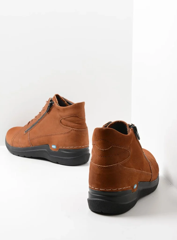 Wolky Hoge veterschoenen 06606 Why 11430 cognac nubuck