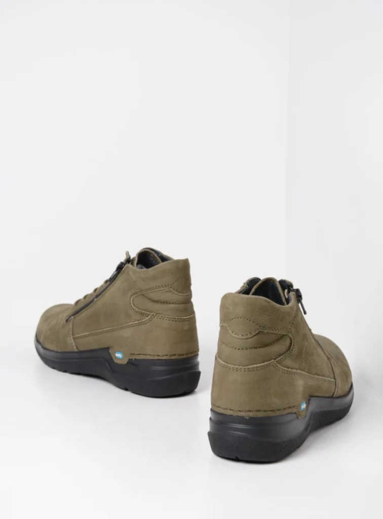 Wolky Hoge veterschoenen 06606 Why 11709 pesto groen nubuck