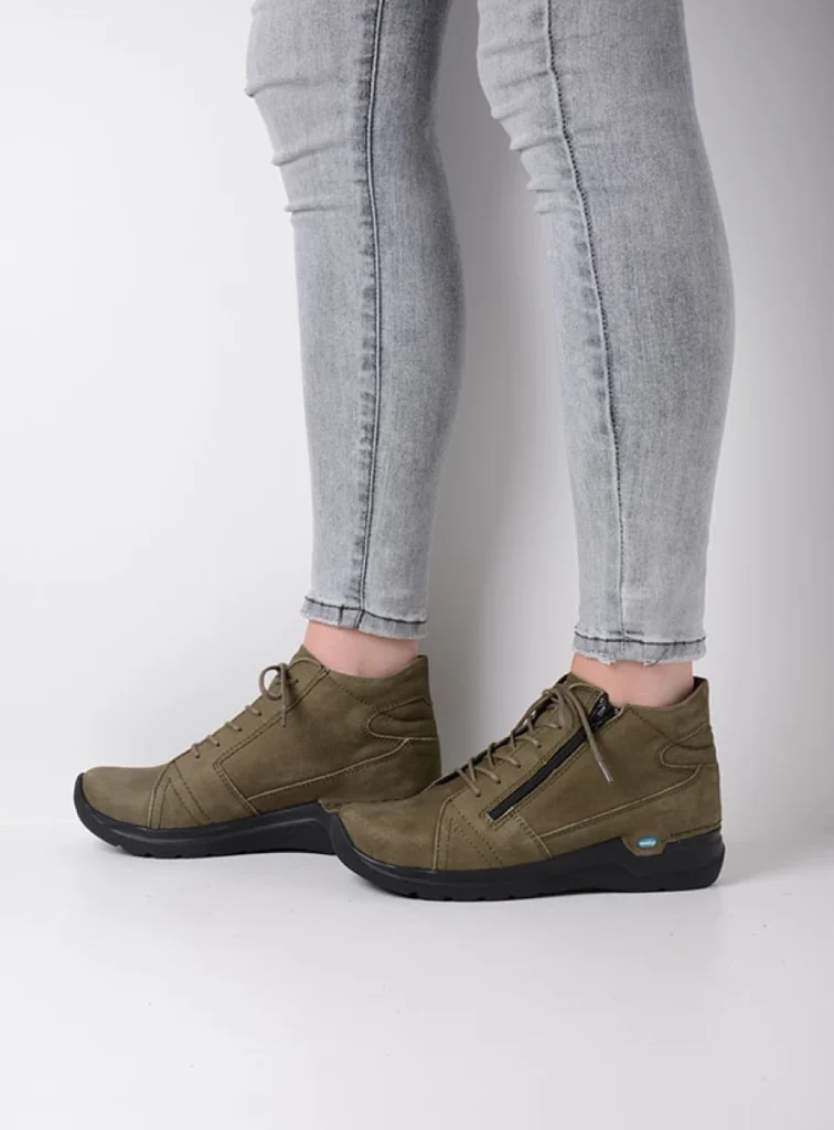 Wolky Hoge veterschoenen 06606 Why 11709 pesto groen nubuck