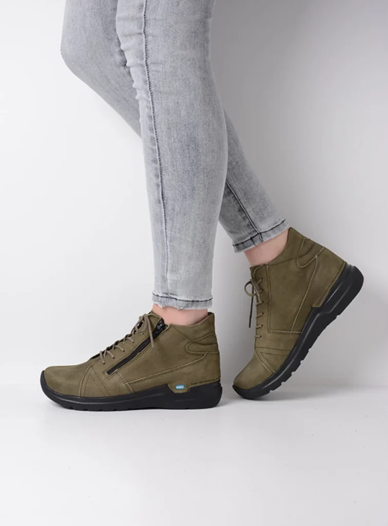 Wolky Hoge veterschoenen 06606 Why 11709 pesto groen nubuck