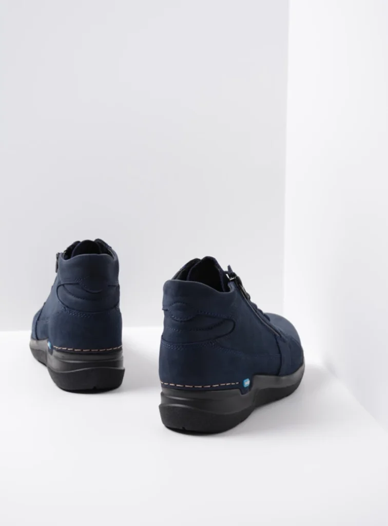 Wolky Hoge veterschoenen 06606 Why 11800 blauw nubuck